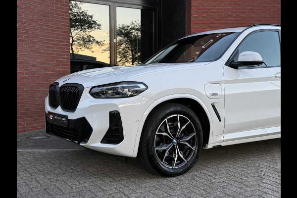 BMW X3 xDrive30e M-Sport Pano HuD Trekhaak Camera Leder