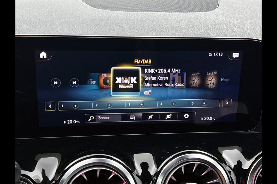 Mercedes-Benz EQA 250 Business Solution AMG 67 kWh | AMG line | MBUX wide screen | Designo grijs | Stoelverwarming | Achteruitrij camera Inclusief 24 maanden MB Certified garantie voor Europa.