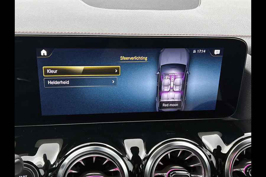 Mercedes-Benz EQA 250 Business Solution AMG 67 kWh | AMG line | MBUX wide screen | Designo grijs | Stoelverwarming | Achteruitrij camera Inclusief 24 maanden MB Certified garantie voor Europa.