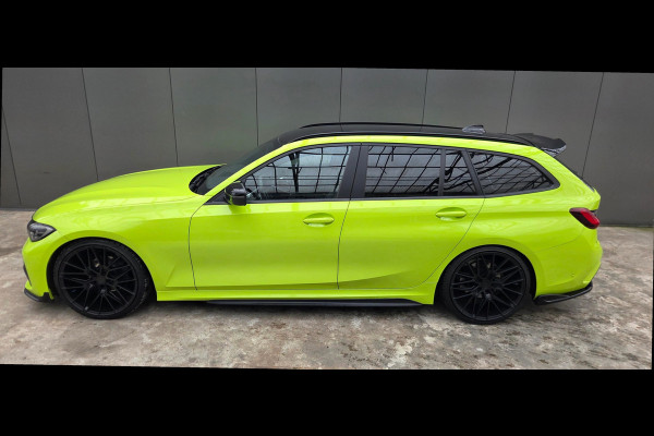 BMW 3 Serie Touring 318i M-Performance * EYE CATCHER * 330 PK !!