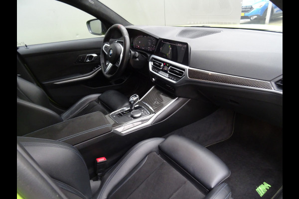 BMW 3 Serie Touring 318i M-Performance * EYE CATCHER * 330 PK !!