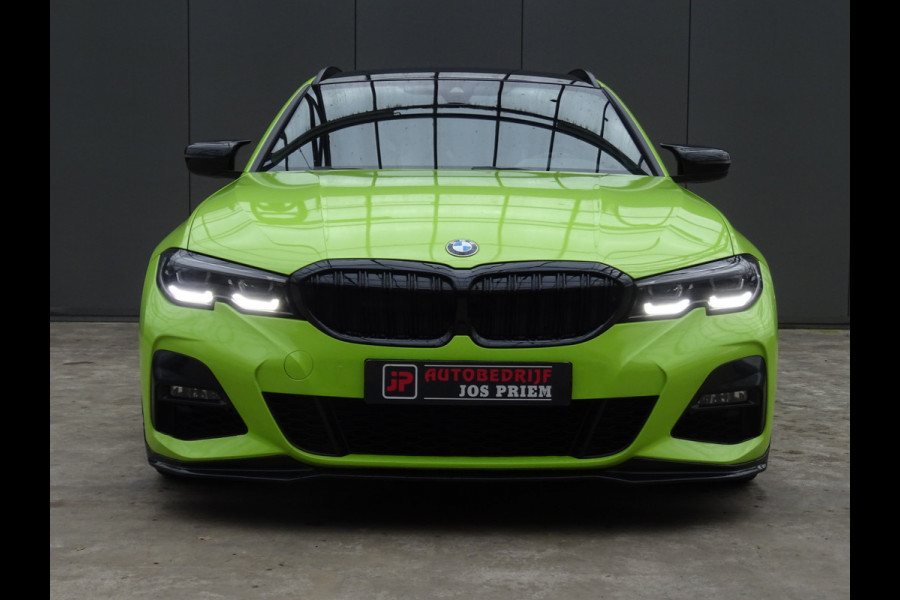 BMW 3 Serie Touring 318i M-Performance * EYE CATCHER * 330 PK !!