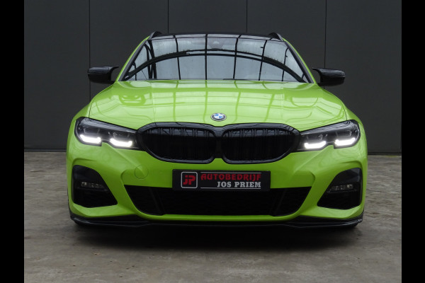 BMW 3 Serie Touring 318i M-Performance * EYE CATCHER * 330 PK !!