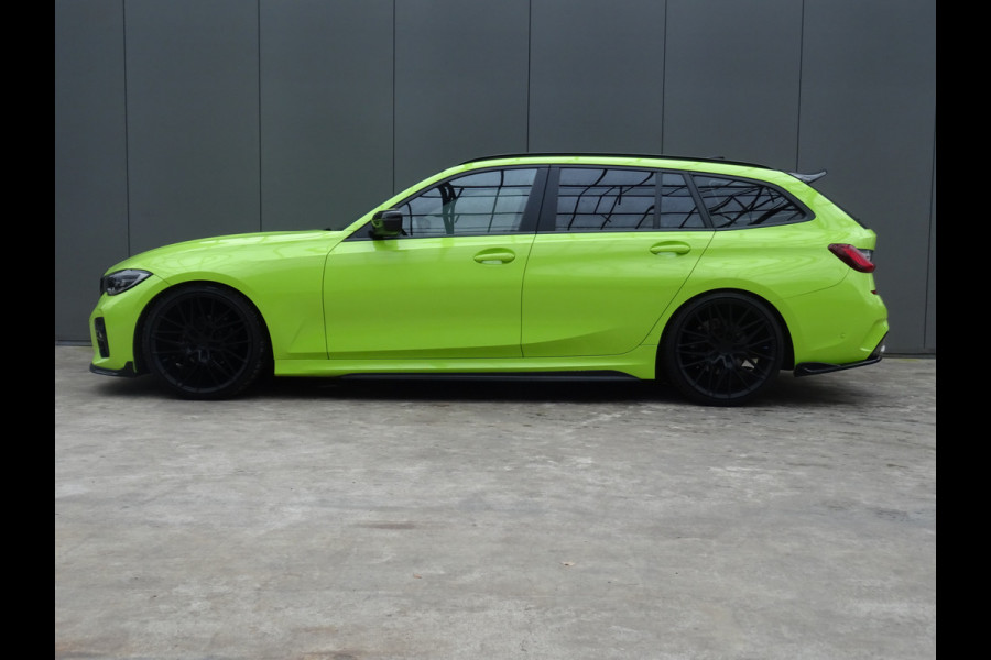 BMW 3 Serie Touring 318i M-Performance * EYE CATCHER * 330 PK !!