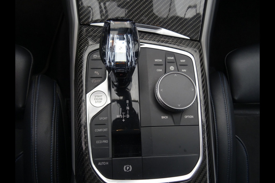 BMW 3 Serie Touring 318i M-Performance * EYE CATCHER * 330 PK !!