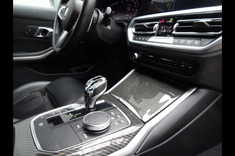 BMW 3 Serie Touring 318i M-Performance * EYE CATCHER * 330 PK !!