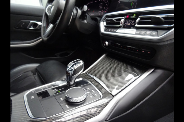 BMW 3 Serie Touring 318i M-Performance * EYE CATCHER * 330 PK !!