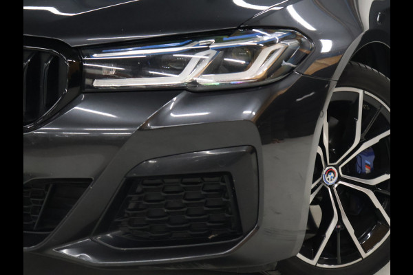 BMW 5 Serie Touring 530e M Sport [SCHUIFKANTELDAK, ELEKTRISCHE TREKHAAK, APPLE CARPLAY, STOELVERWARMING, MEMORY, DIGITAL DASH, CAMERA, CRUISE CONTROL, PDC V + A, NAVIGATIE, NIEUWSTAAT]