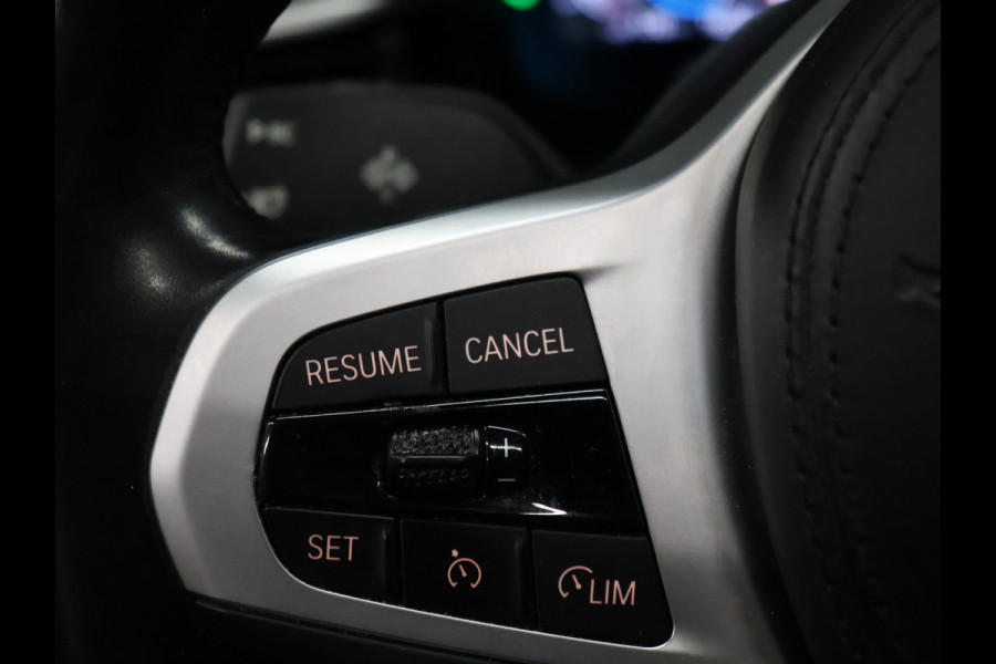 BMW 5 Serie Touring 530e M Sport [SCHUIFKANTELDAK, ELEKTRISCHE TREKHAAK, APPLE CARPLAY, STOELVERWARMING, MEMORY, DIGITAL DASH, CAMERA, CRUISE CONTROL, PDC V + A, NAVIGATIE, NIEUWSTAAT]