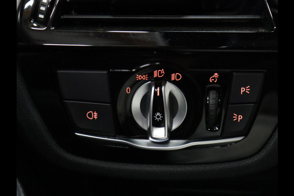 BMW 5 Serie Touring 530e M Sport [SCHUIFKANTELDAK, ELEKTRISCHE TREKHAAK, APPLE CARPLAY, STOELVERWARMING, MEMORY, DIGITAL DASH, CAMERA, CRUISE CONTROL, PDC V + A, NAVIGATIE, NIEUWSTAAT]