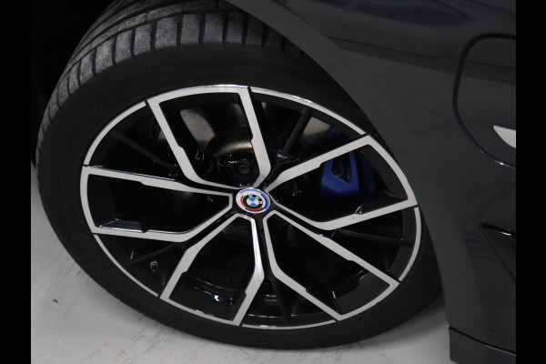 BMW 5 Serie Touring 530e M Sport [SCHUIFKANTELDAK, ELEKTRISCHE TREKHAAK, APPLE CARPLAY, STOELVERWARMING, MEMORY, DIGITAL DASH, CAMERA, CRUISE CONTROL, PDC V + A, NAVIGATIE, NIEUWSTAAT]