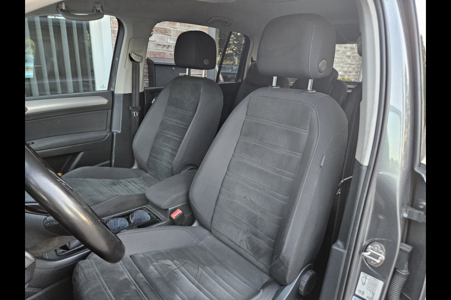 Volkswagen Touran 1.0 TSI Comfortline Business Carplay! Trekhaak! Airco/Clima! Cruise Control! Nette Auto!