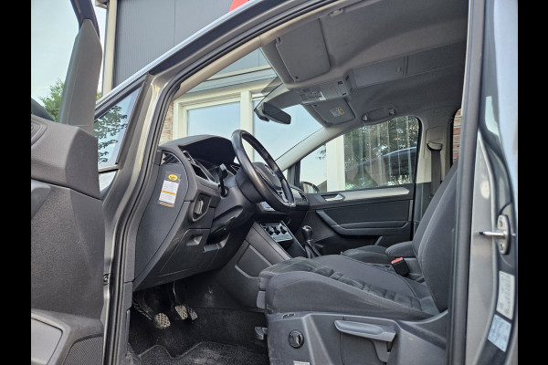 Volkswagen Touran 1.0 TSI Comfortline Business Carplay! Trekhaak! Airco/Clima! Cruise Control! Nette Auto!