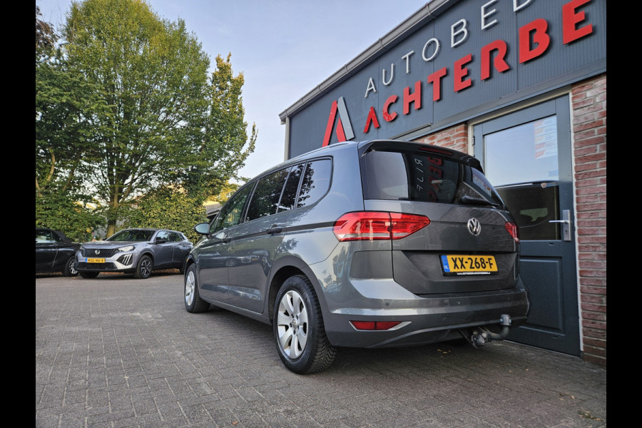 Volkswagen Touran 1.0 TSI Comfortline Business Carplay! Trekhaak! Airco/Clima! Cruise Control! Nette Auto!