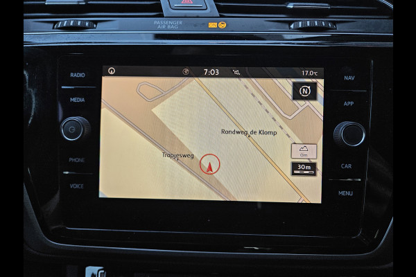 Volkswagen Touran 1.0 TSI Comfortline Business Carplay! Trekhaak! Airco/Clima! Cruise Control! Nette Auto!