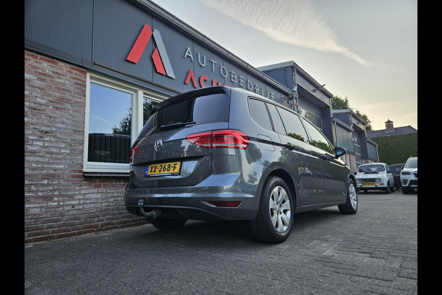 Volkswagen Touran 1.0 TSI Comfortline Business Carplay! Trekhaak! Airco/Clima! Cruise Control! Nette Auto!
