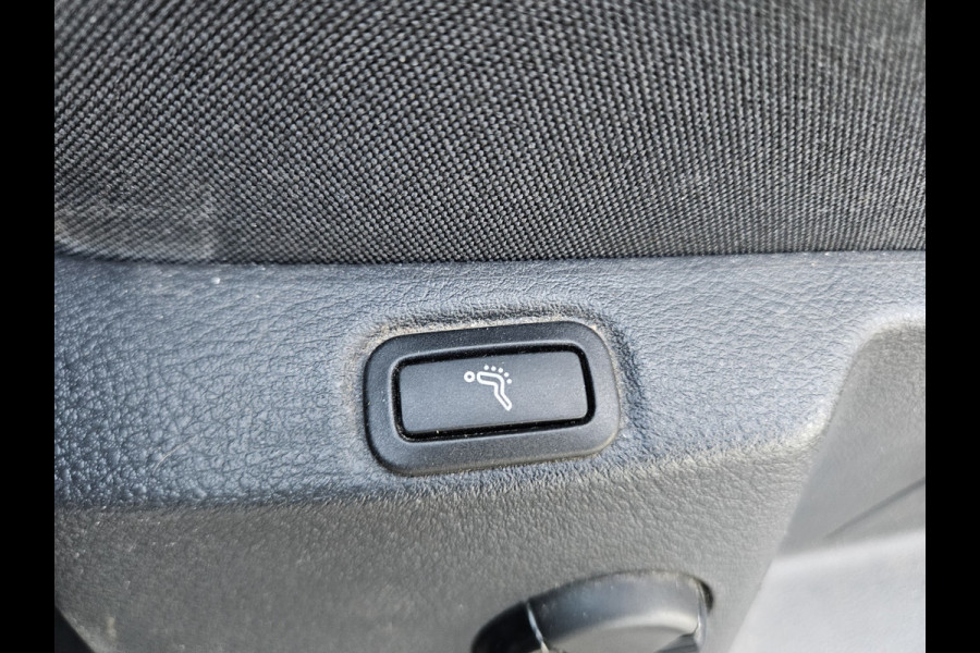 Volkswagen Touran 1.0 TSI Comfortline Business Carplay! Trekhaak! Airco/Clima! Cruise Control! Nette Auto!