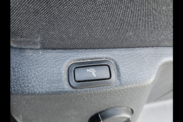Volkswagen Touran 1.0 TSI Comfortline Business Carplay! Trekhaak! Airco/Clima! Cruise Control! Nette Auto!
