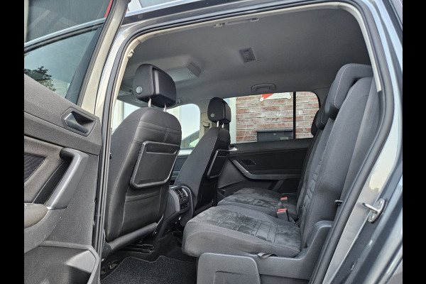 Volkswagen Touran 1.0 TSI Comfortline Business Carplay! Trekhaak! Airco/Clima! Cruise Control! Nette Auto!