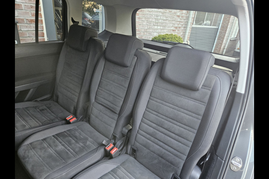 Volkswagen Touran 1.0 TSI Comfortline Business Carplay! Trekhaak! Airco/Clima! Cruise Control! Nette Auto!