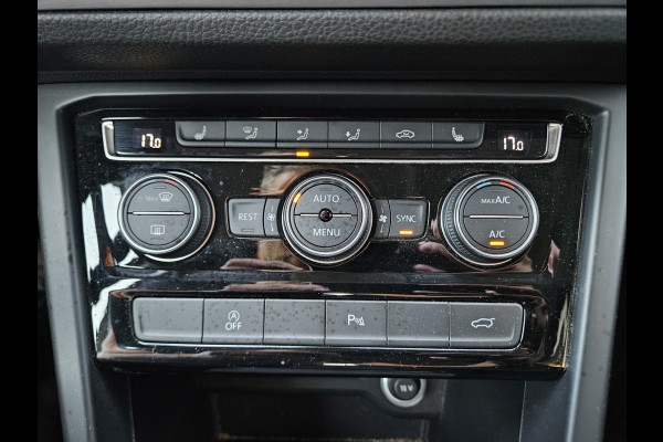 Volkswagen Touran 1.0 TSI Comfortline Business Carplay! Trekhaak! Airco/Clima! Cruise Control! Nette Auto!