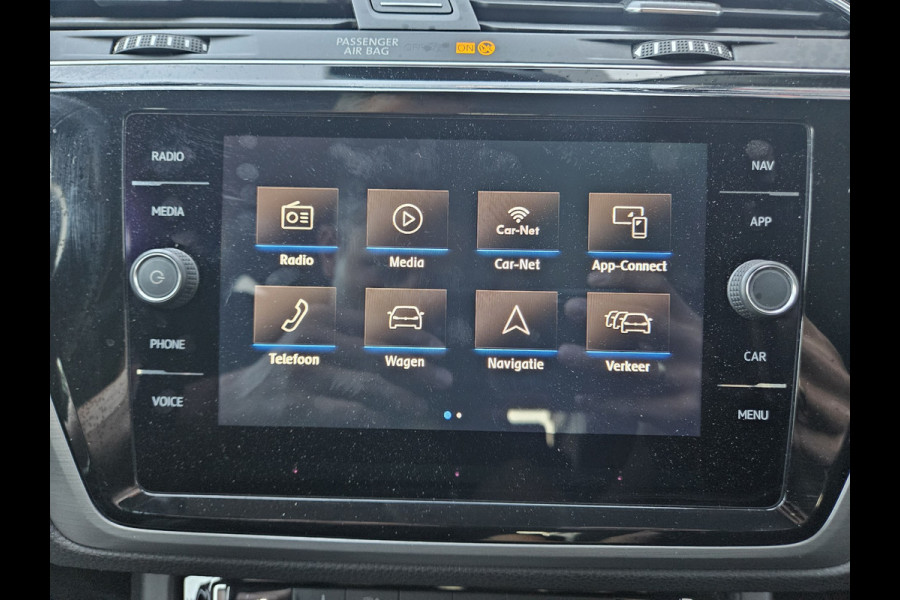 Volkswagen Touran 1.0 TSI Comfortline Business Carplay! Trekhaak! Airco/Clima! Cruise Control! Nette Auto!
