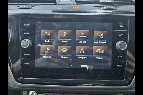 Volkswagen Touran 1.0 TSI Comfortline Business Carplay! Trekhaak! Airco/Clima! Cruise Control! Nette Auto!