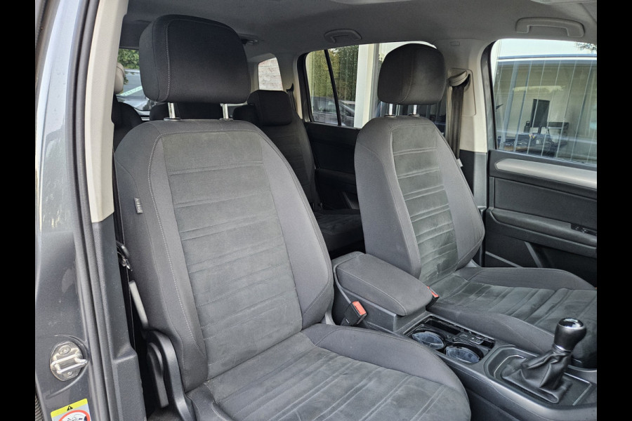Volkswagen Touran 1.0 TSI Comfortline Business Carplay! Trekhaak! Airco/Clima! Cruise Control! Nette Auto!