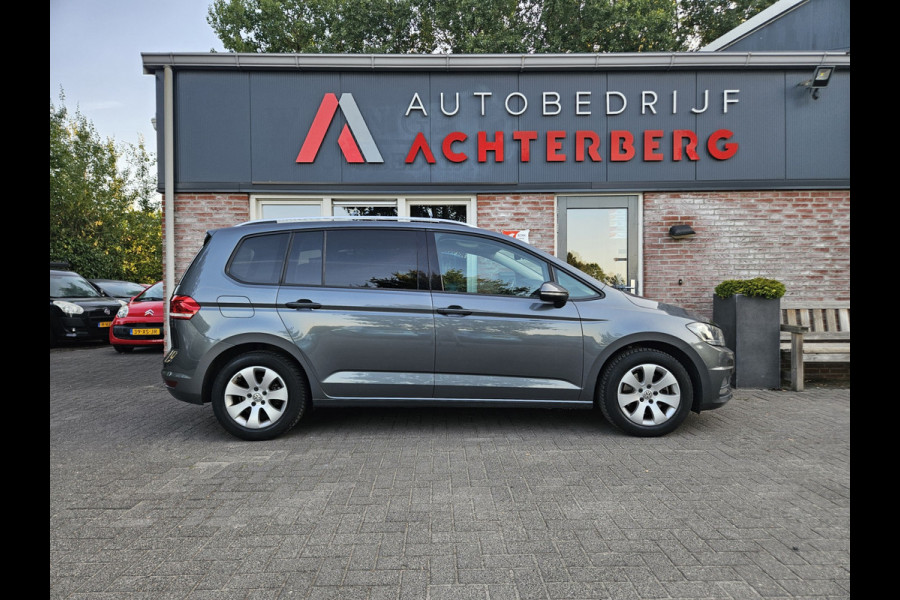 Volkswagen Touran 1.0 TSI Comfortline Business Carplay! Trekhaak! Airco/Clima! Cruise Control! Nette Auto!