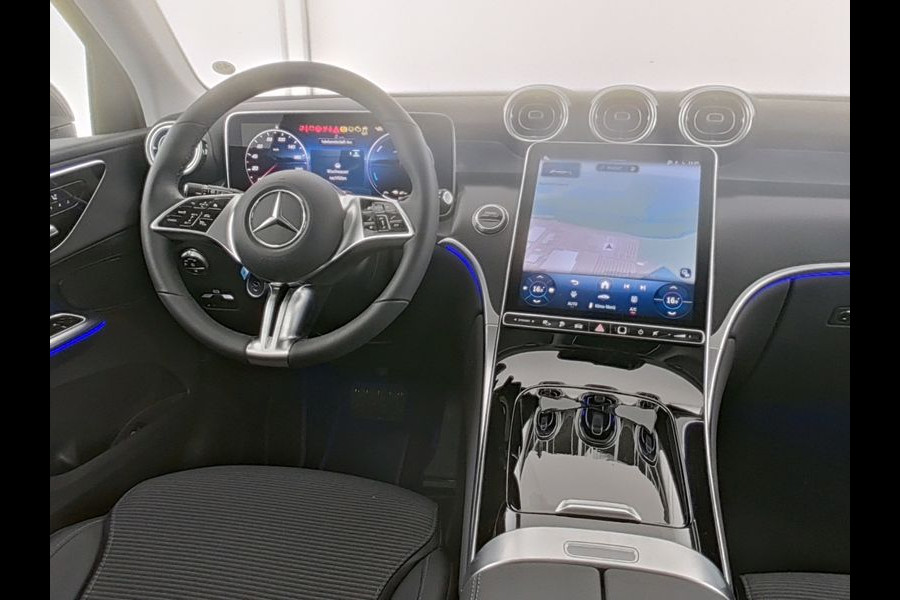 Mercedes-Benz GLC 300 e 4MATIC Plug-In Hybride | Trekhaak | Memory voorstoelen | Stuur en Stoelverwarming | Dode Hoek Ass. | CarPlay | Inclusief 24 maanden MB Certified garantie voor Europa.