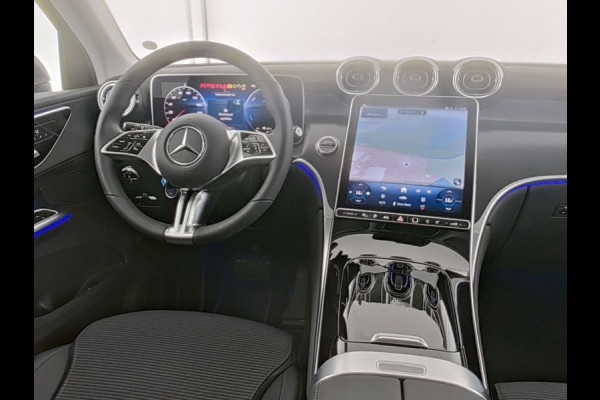 Mercedes-Benz GLC 300 e 4MATIC Plug-In Hybride | Trekhaak | Memory voorstoelen | Stuur en Stoelverwarming | Dode Hoek Ass. | CarPlay | Inclusief 24 maanden MB Certified garantie voor Europa.