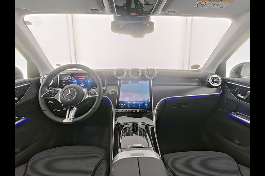 Mercedes-Benz GLC 300 e 4MATIC Plug-In Hybride | Trekhaak | Memory voorstoelen | Stuur en Stoelverwarming | Dode Hoek Ass. | CarPlay | Inclusief 24 maanden MB Certified garantie voor Europa.