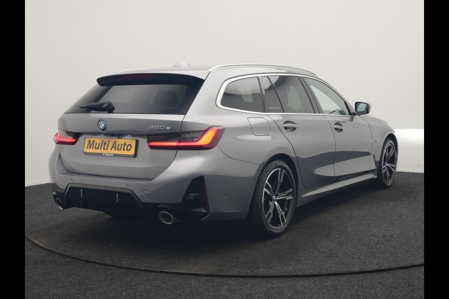 BMW 3 Serie Touring 320e M Sport PHEV SOH 95,9 Dealer O.H | Panodak | Adaptive Cruise | Head Up | Camera | Lederen Sportstoelen Memory & Verwarmd | Blis | Widescreen Navi | Keyless | Apple Carplay | DAB | 18"L.M | Plug In Hybrid