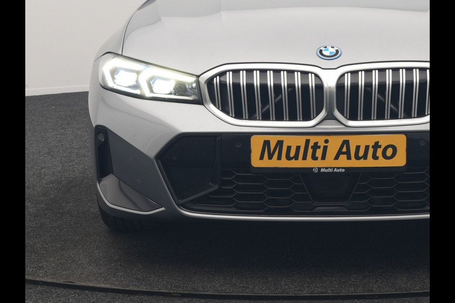 BMW 3 Serie Touring 320e M Sport PHEV SOH 95,9 Dealer O.H | Panodak | Adaptive Cruise | Head Up | Camera | Lederen Sportstoelen Memory & Verwarmd | Blis | Widescreen Navi | Keyless | Apple Carplay | DAB | 18"L.M | Plug In Hybrid