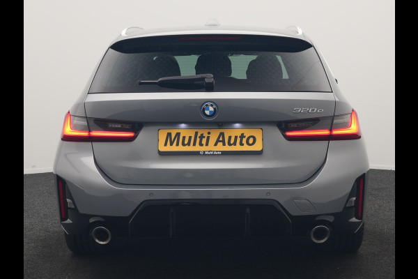 BMW 3 Serie Touring 320e M Sport PHEV SOH 95,9 Dealer O.H | Panodak | Adaptive Cruise | Head Up | Camera | Lederen Sportstoelen Memory & Verwarmd | Blis | Widescreen Navi | Keyless | Apple Carplay | DAB | 18"L.M | Plug In Hybrid