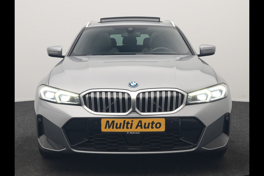 BMW 3 Serie Touring 320e M Sport PHEV SOH 95,9 Dealer O.H | Panodak | Adaptive Cruise | Head Up | Camera | Lederen Sportstoelen Memory & Verwarmd | Blis | Widescreen Navi | Keyless | Apple Carplay | DAB | 18"L.M | Plug In Hybrid