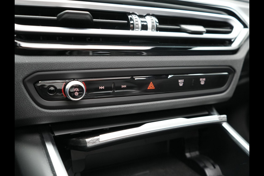 BMW 3 Serie Touring 320e M Sport PHEV SOH 95,9 Dealer O.H | Panodak | Adaptive Cruise | Head Up | Camera | Lederen Sportstoelen Memory & Verwarmd | Blis | Widescreen Navi | Keyless | Apple Carplay | DAB | 18"L.M | Plug In Hybrid