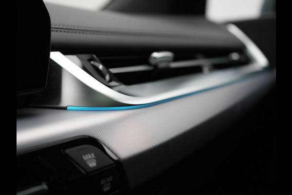 BMW 2 Serie Active Tourer 225e xDrive Luxury Line PHEV 245pk Dealer O.H | Trekhaak | Panodak | Adaptive Cruise | Lederen Sportstoelen Massage & Memory | Stoelen & Stuur Verwarmd | Blis | Sfeerverlichting | Apple Carplay | Widescreen Navigatie | Plug In Hybrid |