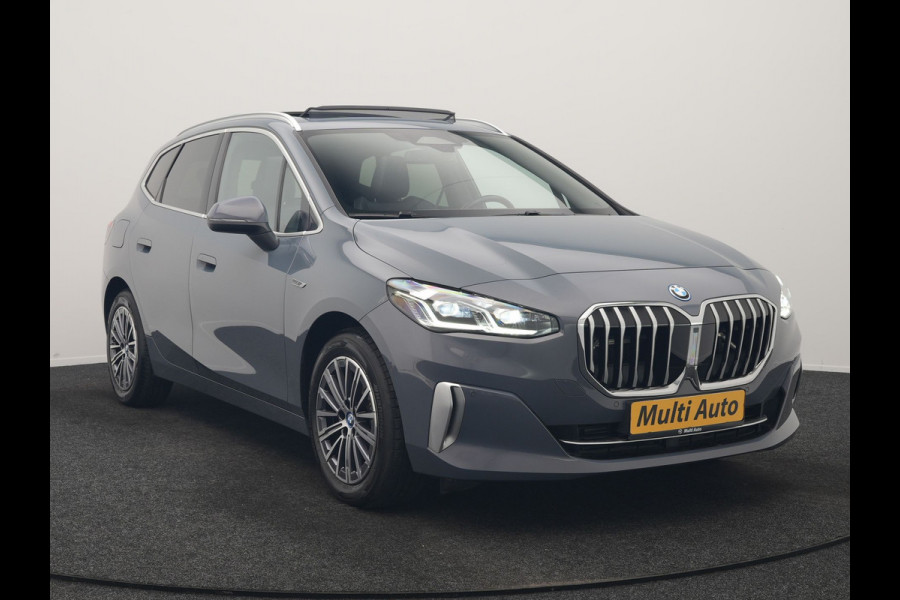 BMW 2 Serie Active Tourer 225e xDrive Luxury Line PHEV 245pk Dealer O.H | Trekhaak | Panodak | Adaptive Cruise | Lederen Sportstoelen Massage & Memory | Stoelen & Stuur Verwarmd | Blis | Sfeerverlichting | Apple Carplay | Widescreen Navigatie | Plug In Hybrid |