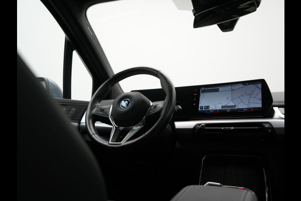 BMW 2 Serie Active Tourer 225e xDrive Luxury Line PHEV 245pk Dealer O.H | Trekhaak | Panodak | Adaptive Cruise | Lederen Sportstoelen Massage & Memory | Stoelen & Stuur Verwarmd | Blis | Sfeerverlichting | Apple Carplay | Widescreen Navigatie | Plug In Hybrid |