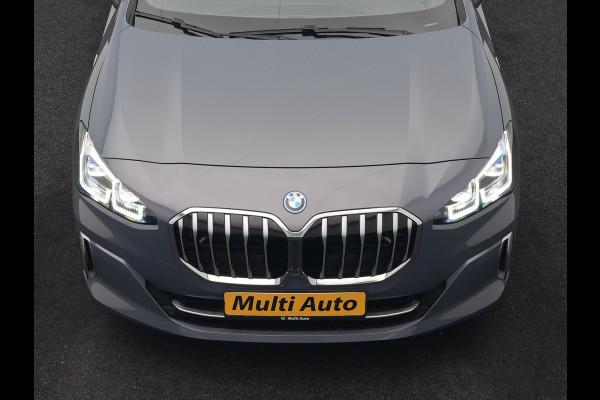 BMW 2 Serie Active Tourer 225e xDrive Luxury Line PHEV 245pk Dealer O.H | Trekhaak | Panodak | Adaptive Cruise | Lederen Sportstoelen Massage & Memory | Stoelen & Stuur Verwarmd | Blis | Sfeerverlichting | Apple Carplay | Widescreen Navigatie | Plug In Hybrid |