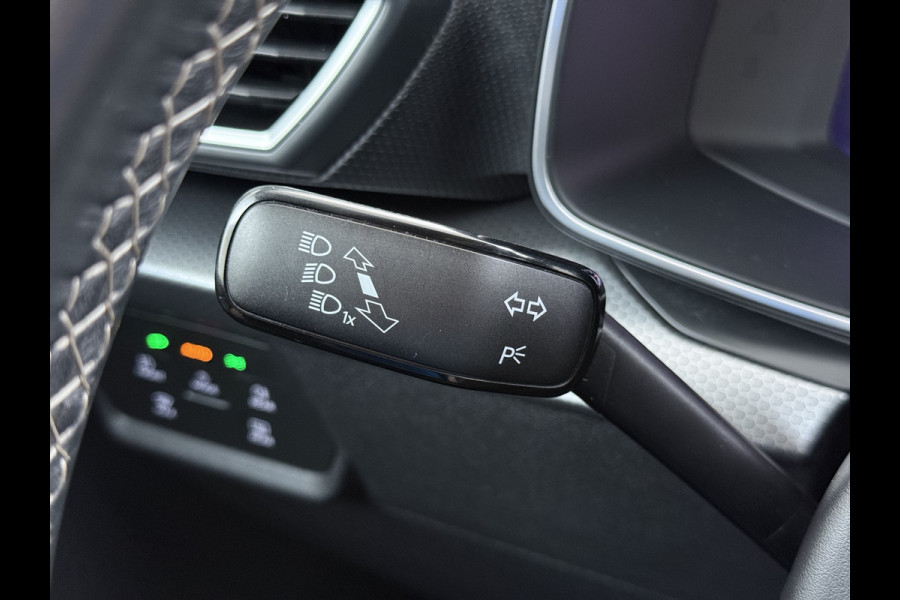 Seat Leon Sportstourer 1.5TSI 131PK Adap.Cruise Trekhaak 3-Zone Ecc Camera Navi Apple Carplay Android Auto Pdc Style Business Intense Lmv Led Bluetooth Keyless Isofix 1.400KG Trekgewicht Rijstrooksensor 1e Eigenaar Dealeronderhouden Origineel Nederlandse Auto