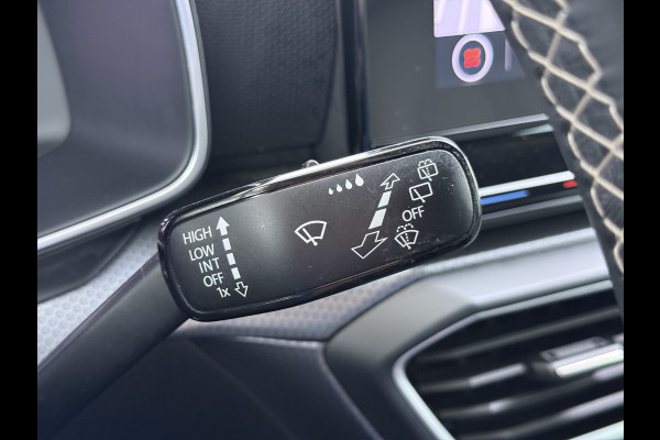 Seat Leon Sportstourer 1.5TSI 131PK Adap.Cruise Trekhaak 3-Zone Ecc Camera Navi Apple Carplay Android Auto Pdc Style Business Intense Lmv Led Bluetooth Keyless Isofix 1.400KG Trekgewicht Rijstrooksensor 1e Eigenaar Dealeronderhouden Origineel Nederlandse Auto