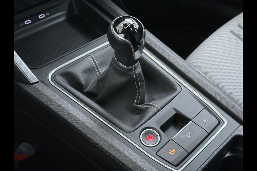 Seat Leon Sportstourer 1.5TSI 131PK Adap.Cruise Trekhaak 3-Zone Ecc Camera Navi Apple Carplay Android Auto Pdc Style Business Intense Lmv Led Bluetooth Keyless Isofix 1.400KG Trekgewicht Rijstrooksensor 1e Eigenaar Dealeronderhouden Origineel Nederlandse Auto