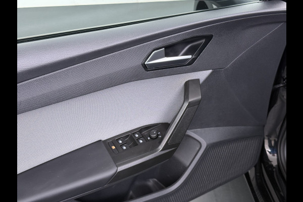 Seat Leon Sportstourer 1.5TSI 131PK Adap.Cruise Trekhaak 3-Zone Ecc Camera Navi Apple Carplay Android Auto Pdc Style Business Intense Lmv Led Bluetooth Keyless Isofix 1.400KG Trekgewicht Rijstrooksensor 1e Eigenaar Dealeronderhouden Origineel Nederlandse Auto