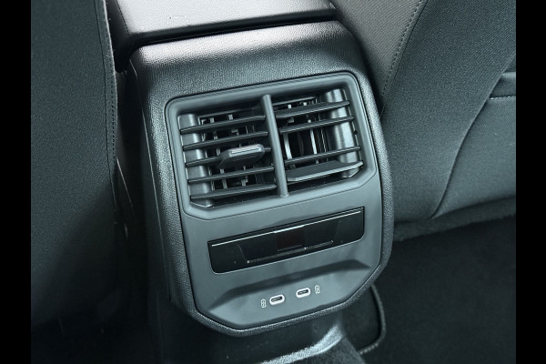 Seat Leon Sportstourer 1.5TSI 131PK Adap.Cruise Trekhaak 3-Zone Ecc Camera Navi Apple Carplay Android Auto Pdc Style Business Intense Lmv Led Bluetooth Keyless Isofix 1.400KG Trekgewicht Rijstrooksensor 1e Eigenaar Dealeronderhouden Origineel Nederlandse Auto