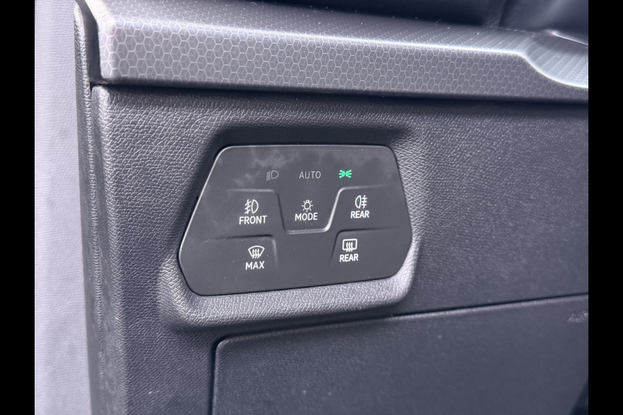 Seat Leon Sportstourer 1.5TSI 131PK Adap.Cruise Trekhaak 3-Zone Ecc Camera Navi Apple Carplay Android Auto Pdc Style Business Intense Lmv Led Bluetooth Keyless Isofix 1.400KG Trekgewicht Rijstrooksensor 1e Eigenaar Dealeronderhouden Origineel Nederlandse Auto