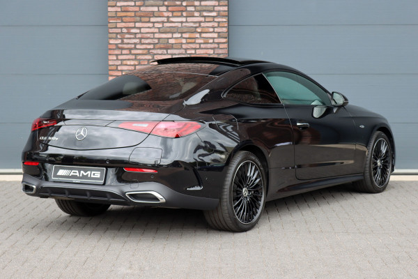 Mercedes-Benz CLE Coupé 300 e AMG Line | Panoramadak | Distronic | Massage | Stoelventilatie | Digital Light | Verwarmd Stuurwiel | Memory | Keyless Go | Leder |