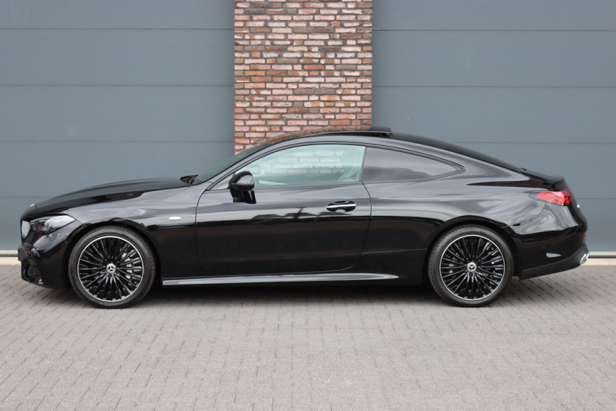Mercedes-Benz CLE Coupé 300 e AMG Line | Panoramadak | Distronic | Massage | Stoelventilatie | Digital Light | Verwarmd Stuurwiel | Memory | Keyless Go | Leder |
