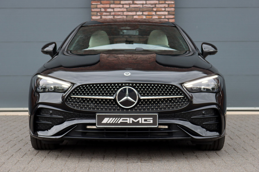 Mercedes-Benz CLE Coupé 300 e AMG Line | Panoramadak | Distronic | Massage | Stoelventilatie | Digital Light | Verwarmd Stuurwiel | Memory | Keyless Go | Leder |